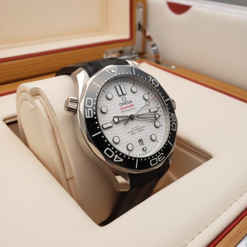 Omega Seamaster Diver 300M 210.32.42.20.04.001