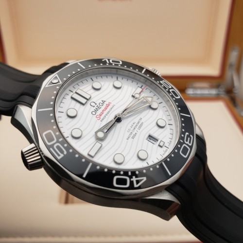 Omega Seamaster Diver 300M 210.32.42.20.04.001
