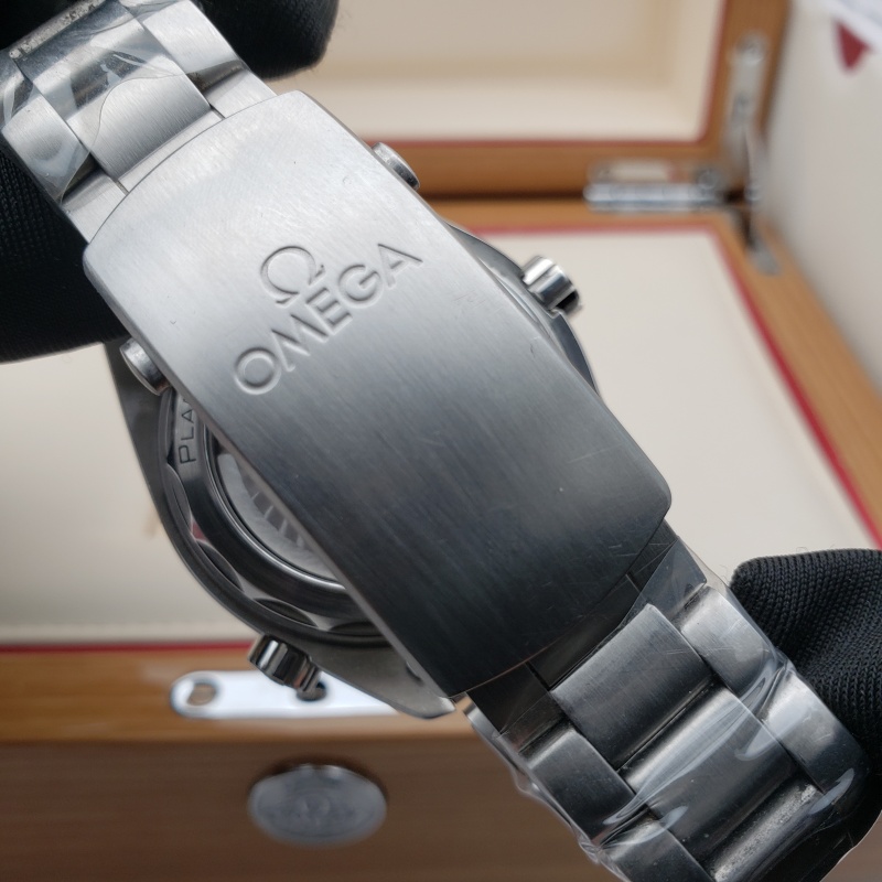 Omega Seamaster Planet Ocean  215.30.44.21.01.002 