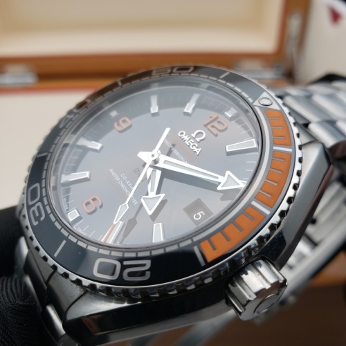 Omega Seamaster Planet Ocean  215.30.44.21.01.002