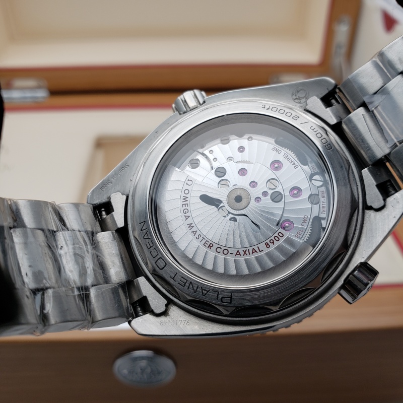 Omega Seamaster Planet Ocean  215.30.44.21.01.002 