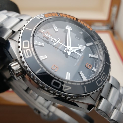 Omega Seamaster Planet Ocean  215.30.44.21.01.002