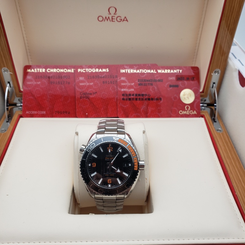 Omega Seamaster Planet Ocean  215.30.44.21.01.002 