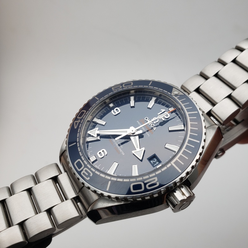 Omega Seamaster Planet Ocean 215.30.44.21.03.001 