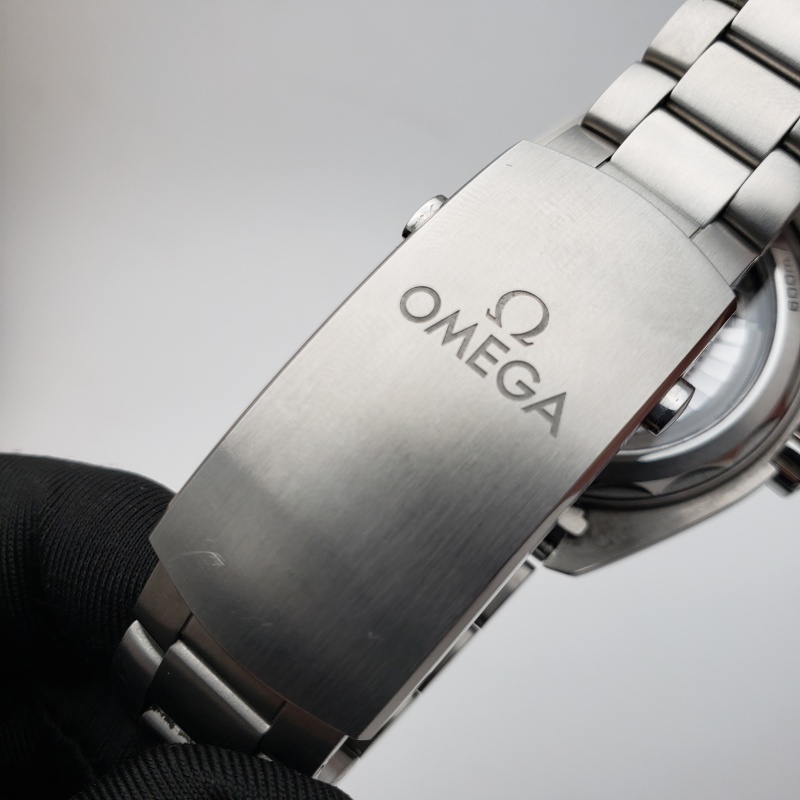 Omega Seamaster Planet Ocean 215.30.44.21.03.001 