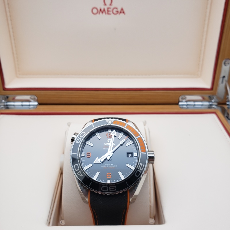 Omega Seamaster Planet Ocean 215.32.44.21.01.001 
