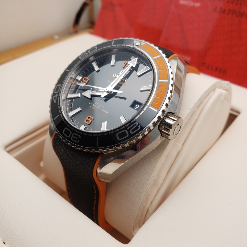 Omega Seamaster Planet Ocean 215.32.44.21.01.001 