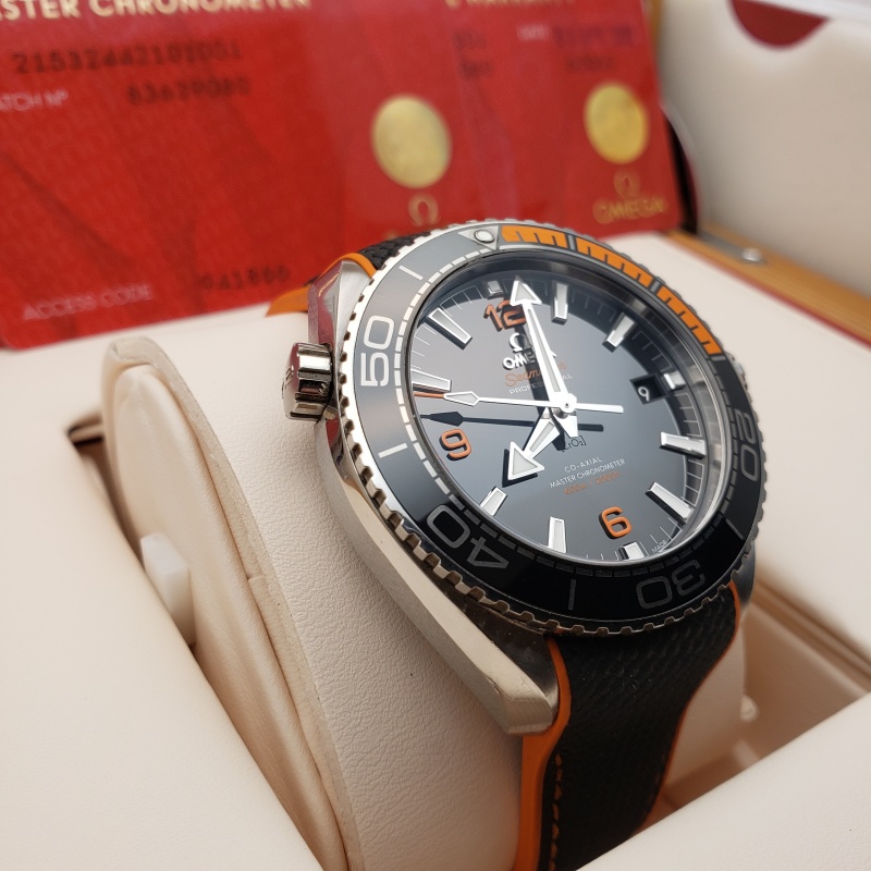 Omega Seamaster Planet Ocean 215.32.44.21.01.001 