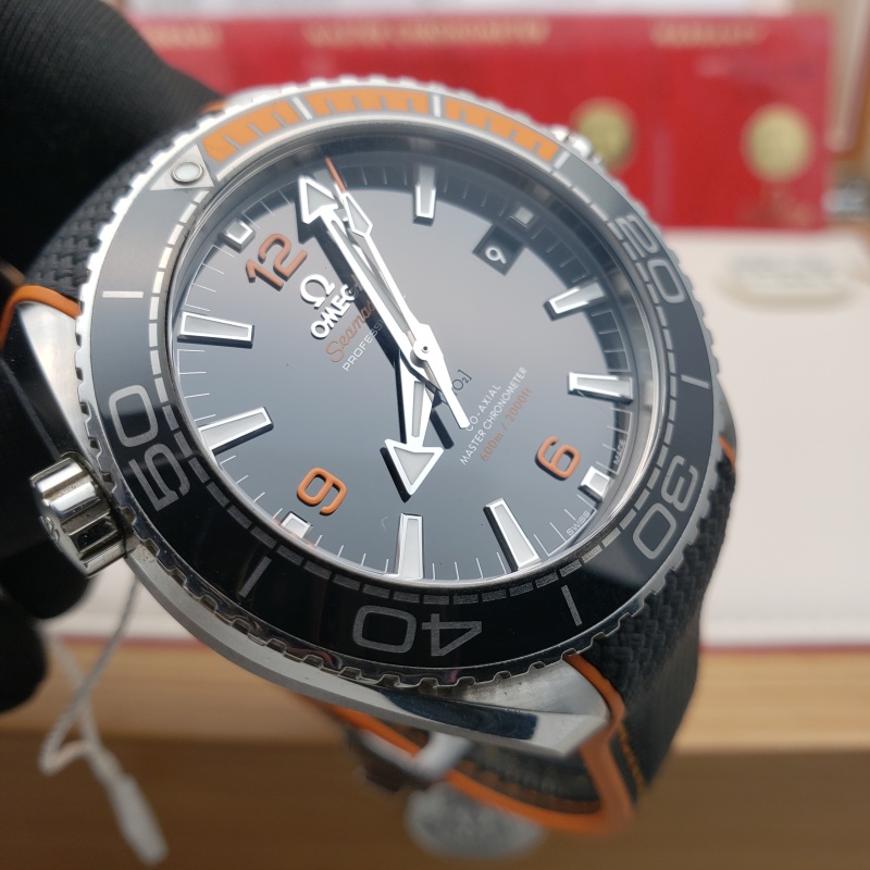 Omega Seamaster Planet Ocean 215.32.44.21.01.001 