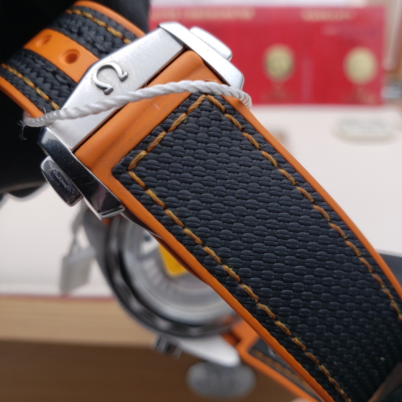 Omega Seamaster Planet Ocean 215.32.44.21.01.001 