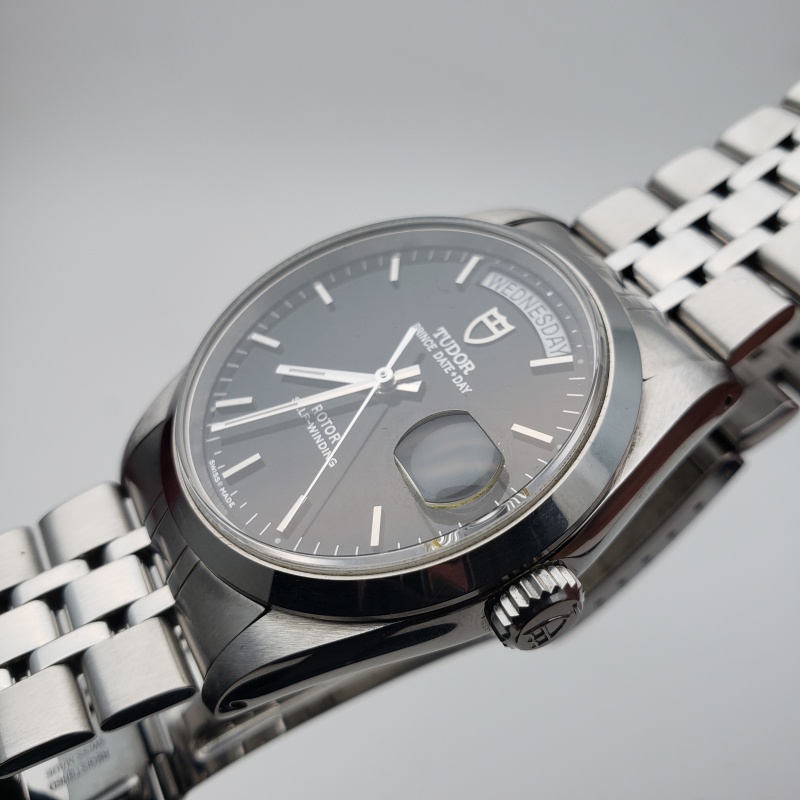 Tudor Prince Date Day 76200 