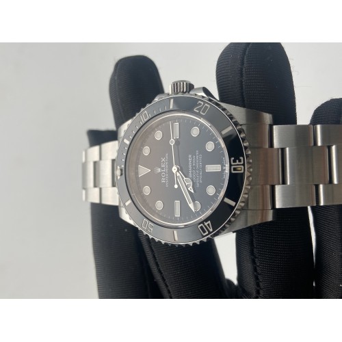 Rolex Submariner (No Date)-124060
