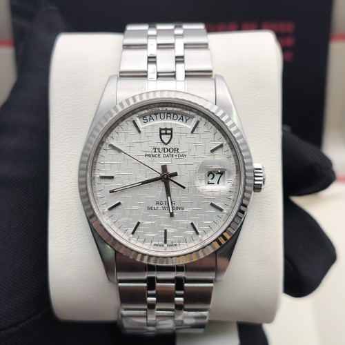 Tudor Prince Date m76214-0009