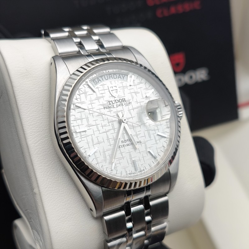 Tudor Prince Date m76214-0009 