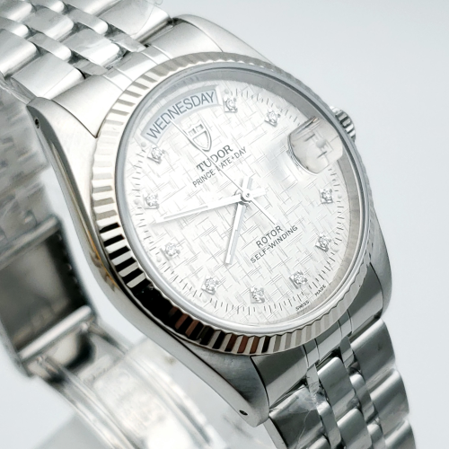 Tudor Prince Date Day M76214-0015