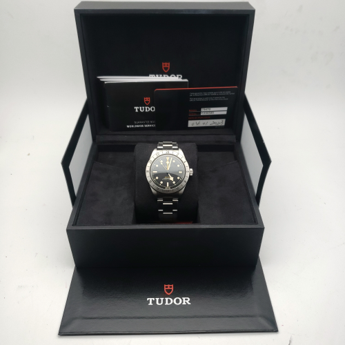 TUDOR Black Bay Pro 79470-0001