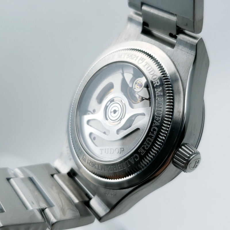 TUDOR  North Flag 91210N-0001 