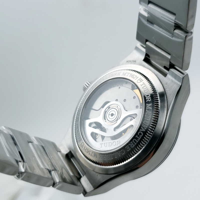 TUDOR  North Flag 91210N-0001 