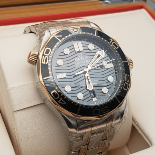 Omega  Seamaster Diver 300 M 