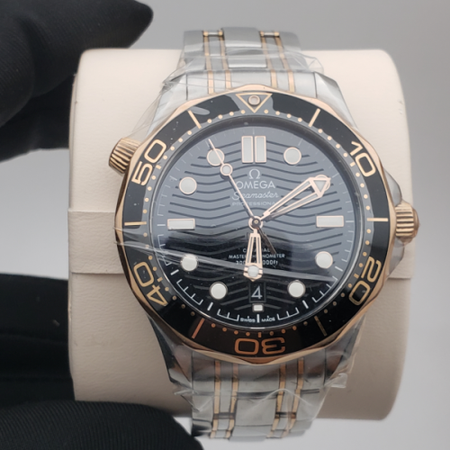 Omega  Seamaster Diver 300 M 