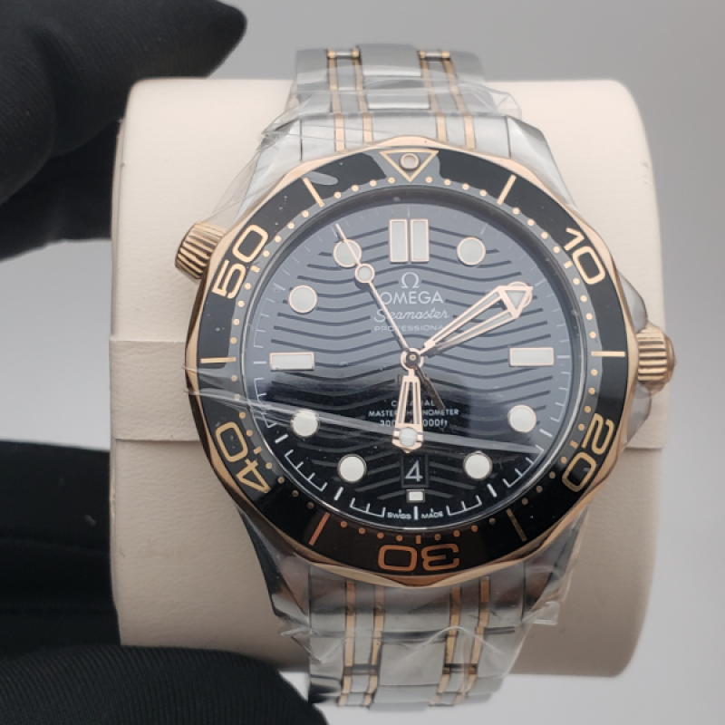 Omega  Seamaster Diver 300 M 