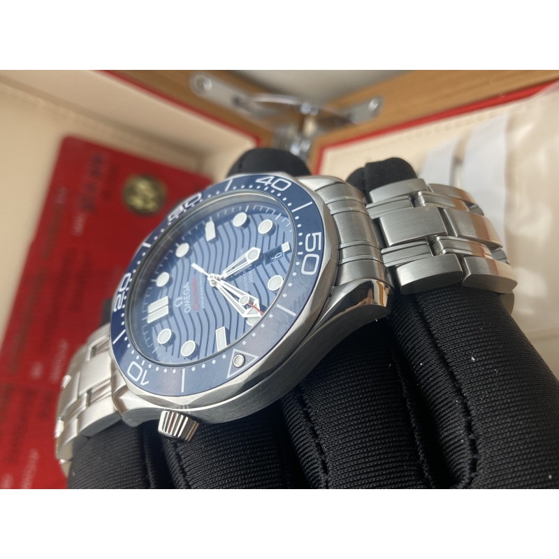 Omega  Seamaster Diver 300 M-210.30.42.20.03.001 