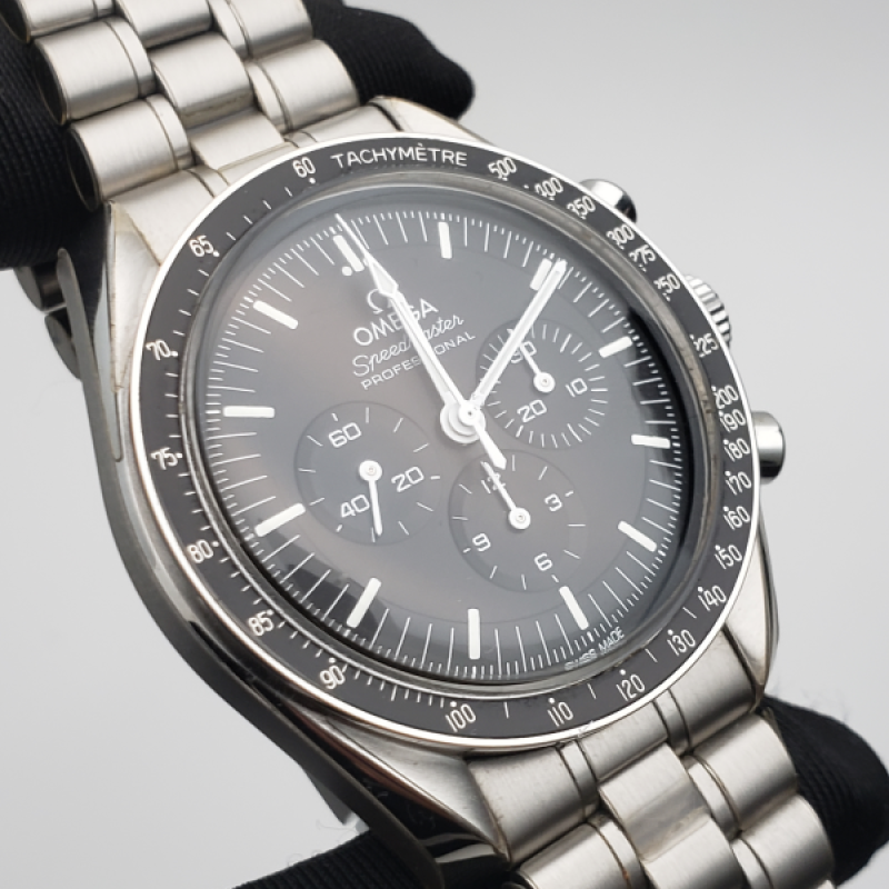 Omega Speedmaster Professional Moonwatch 