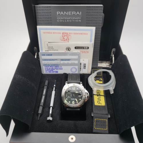 Panerai Luminor Submersible