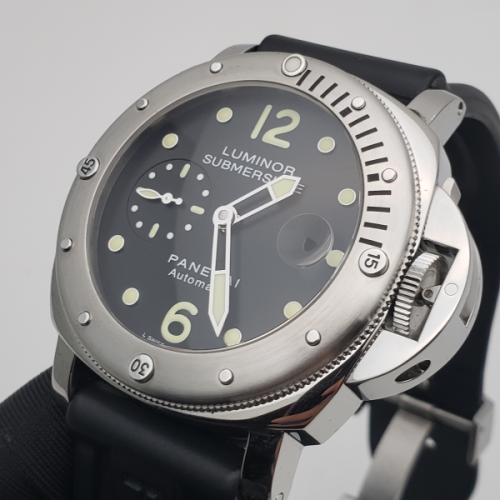 Panerai Luminor Submersible