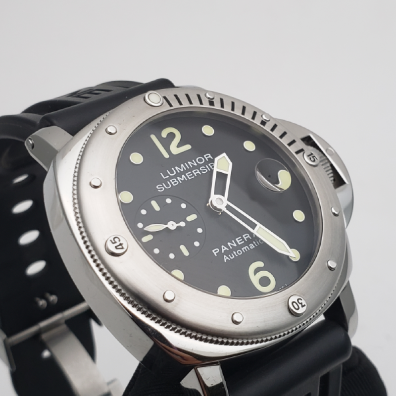 Panerai Luminor Submersible 