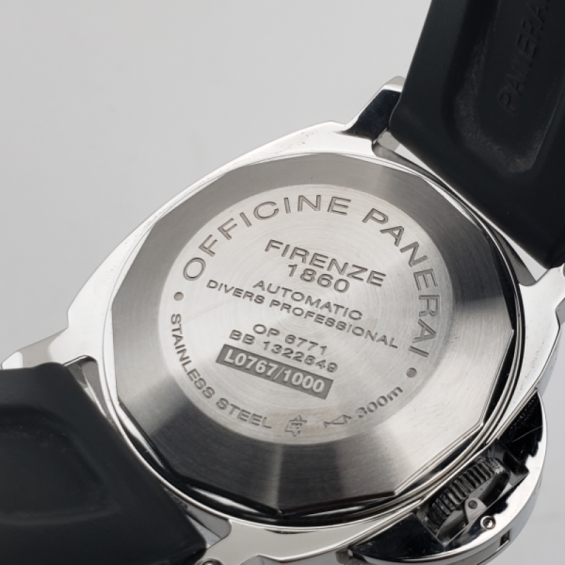 Panerai Luminor Submersible 