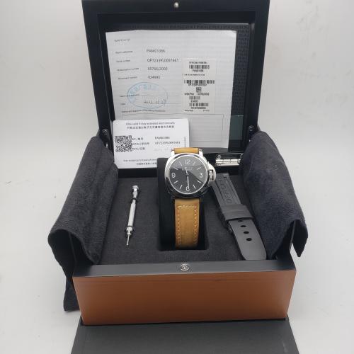 Panerai Luminor Base Logo  PAM01086
